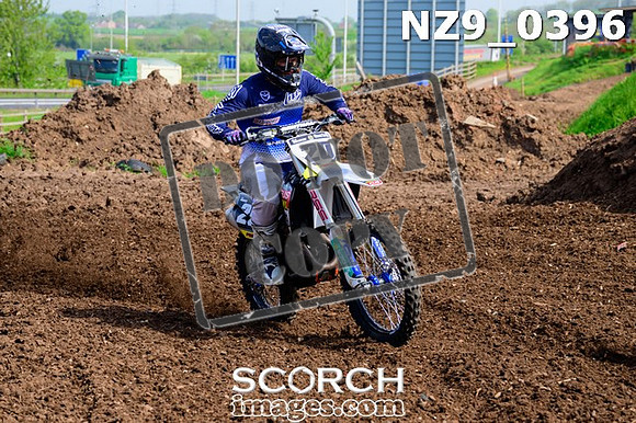 NZ9_0396
