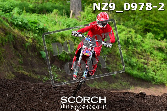 NZ9_0978-2