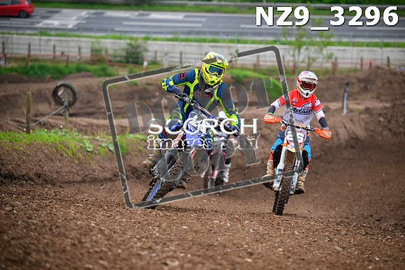 NZ9_3296