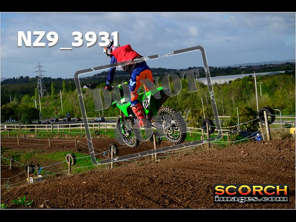 Experts-077