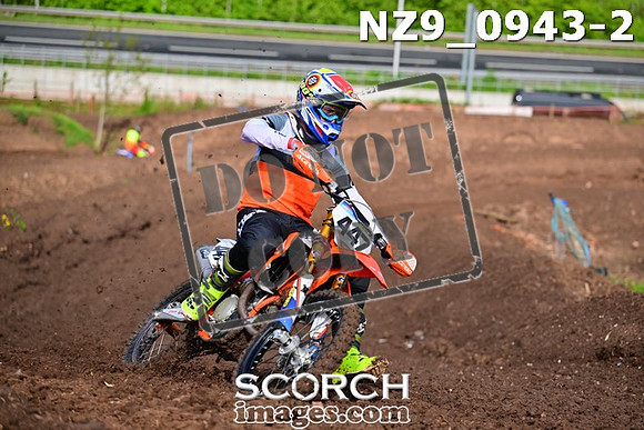 NZ9_0943-2