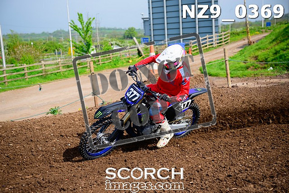 NZ9_0369