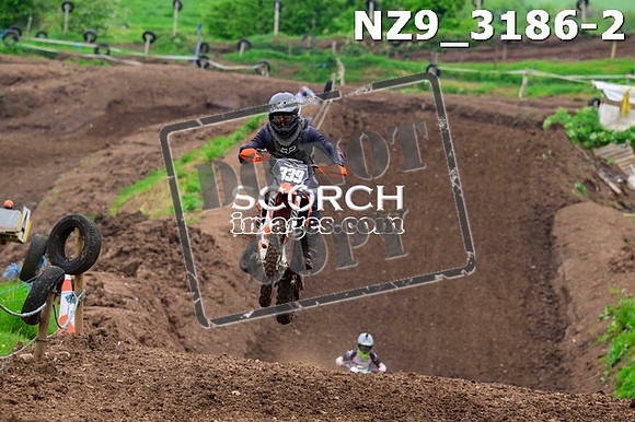 NZ9_3186-2