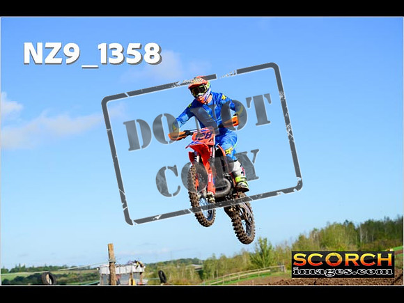 Experts-069