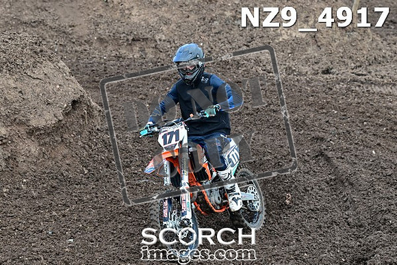 NZ9_4917