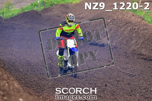 NZ9_1220-2