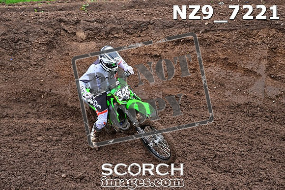 NZ9_7221