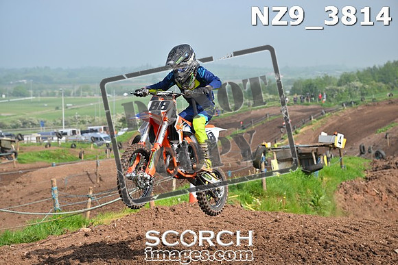 NZ9_3814