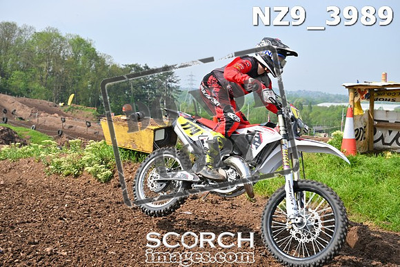NZ9_3989
