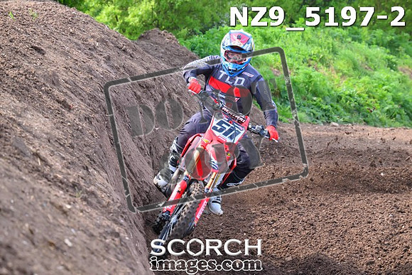 NZ9_5197-2