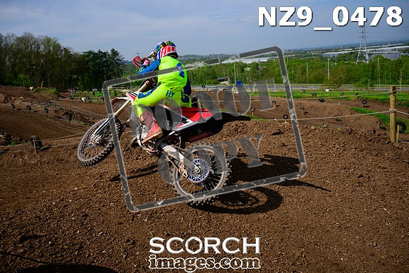 NZ9_0478