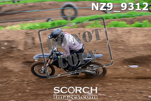 NZ9_9312