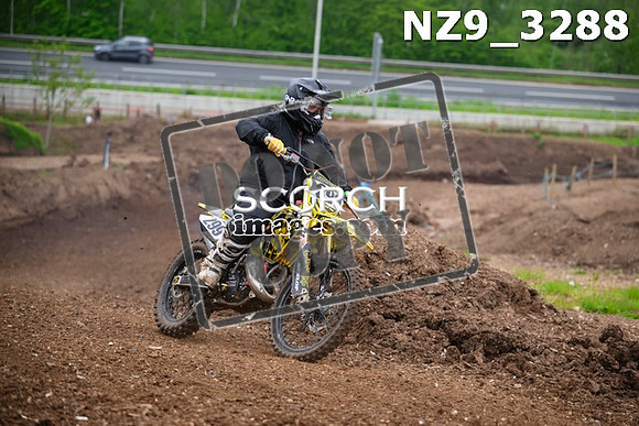 NZ9_3288