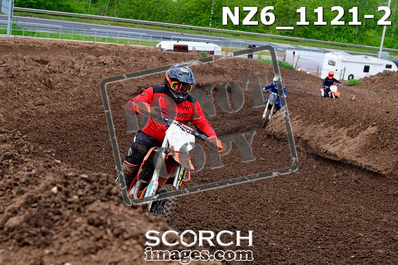NZ6_1121-2