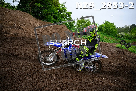 NZ9_2853-2