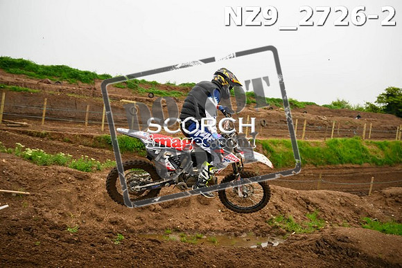 NZ9_2726-2
