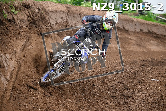 NZ9_3015-2