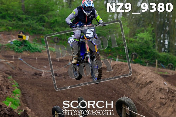 NZ9_9380