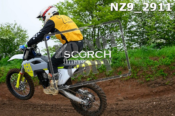 NZ9_2911