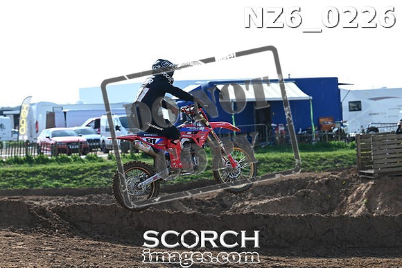 NZ6_0226