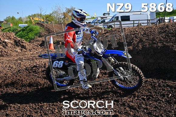NZ9_5868