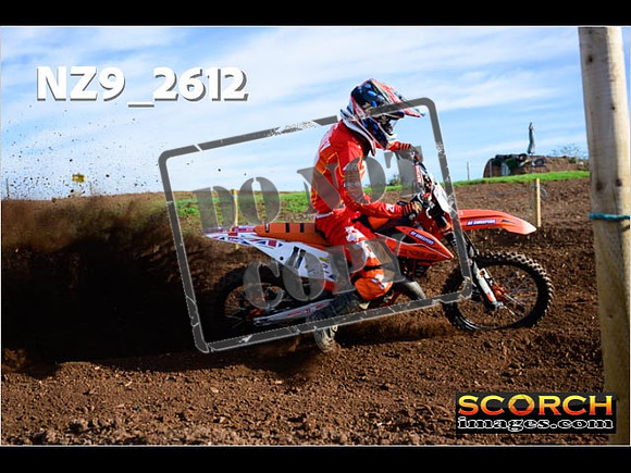 Experts-064