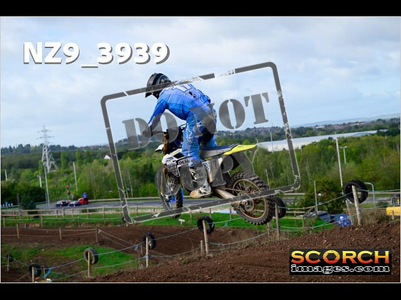 Experts-085