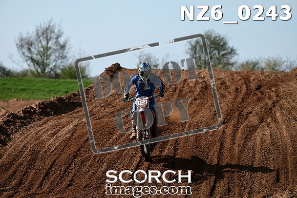 NZ6_0243