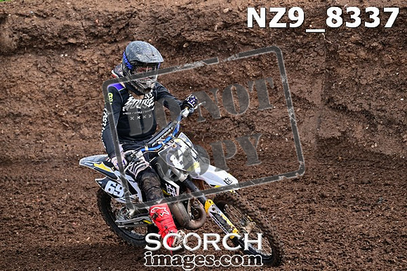 NZ9_8337