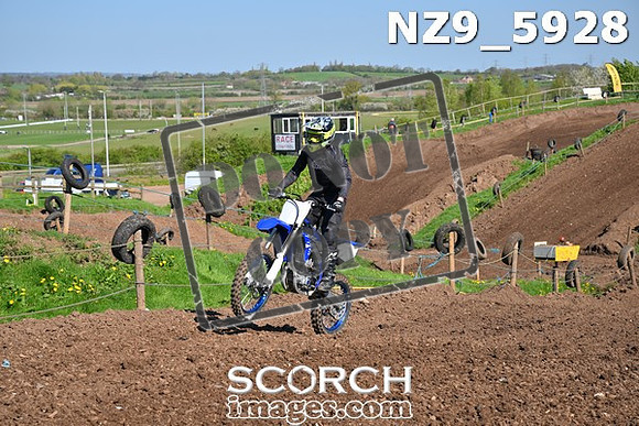 NZ9_5928
