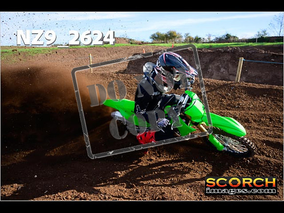 Experts-076