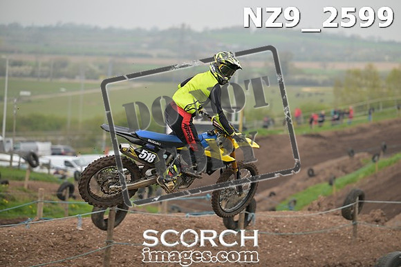 NZ9_2599