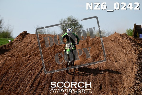 NZ6_0242