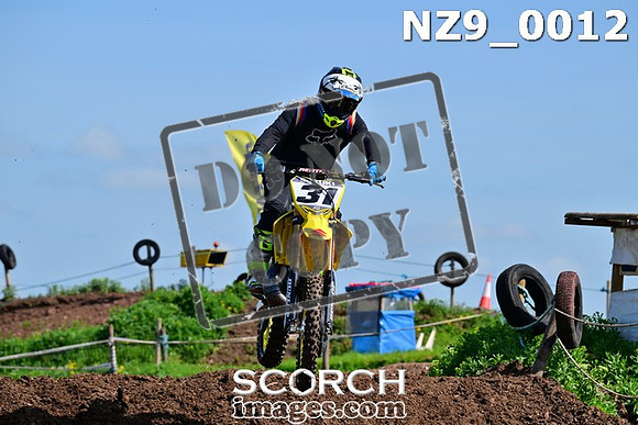 NZ9_0012