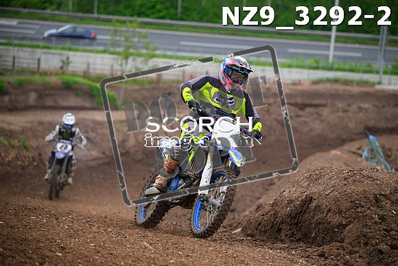 NZ9_3292-2