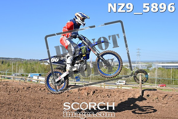 NZ9_5896