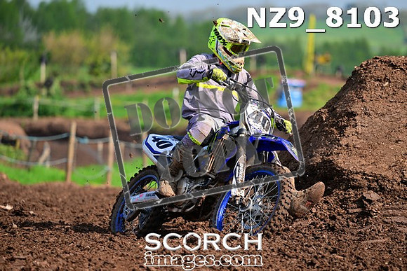 NZ9_8103