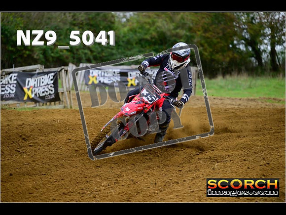 Experts-063