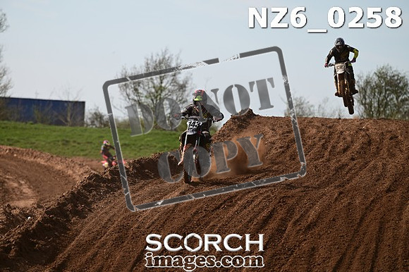 NZ6_0258
