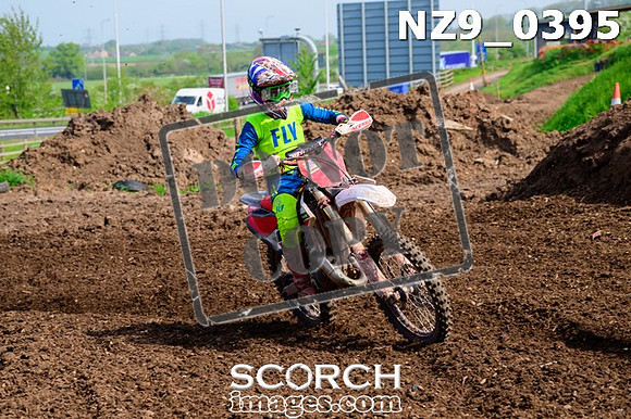 NZ9_0395