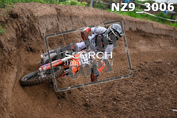 NZ9_3006