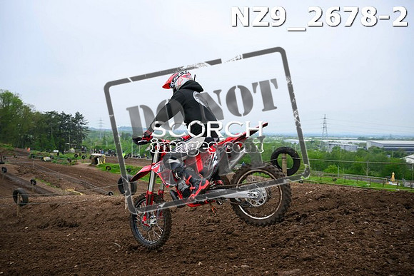 NZ9_2678-2