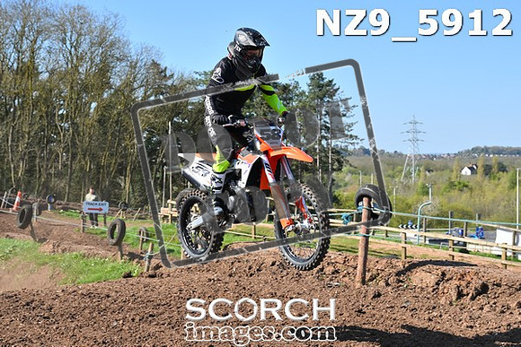NZ9_5912