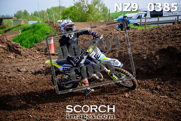 NZ9_0385