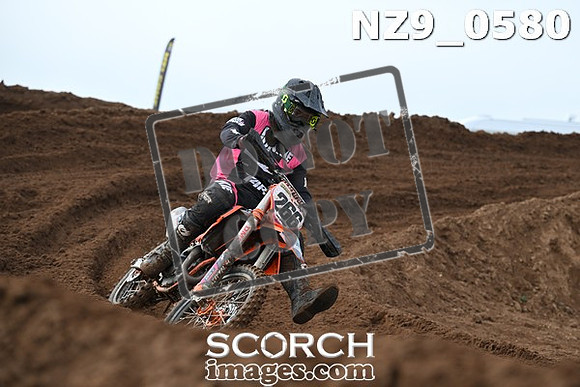 NZ9_0580