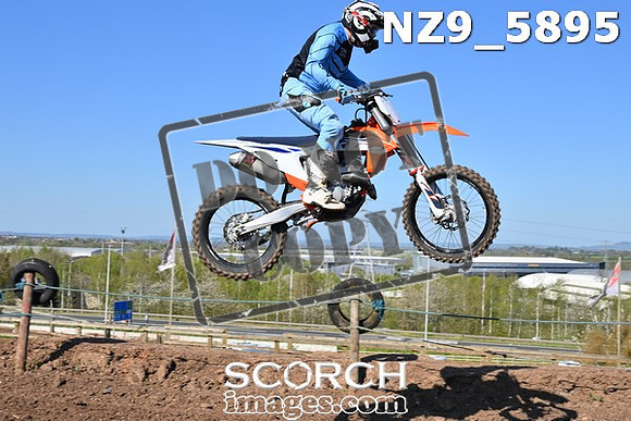NZ9_5895
