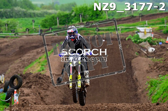 NZ9_3177-2