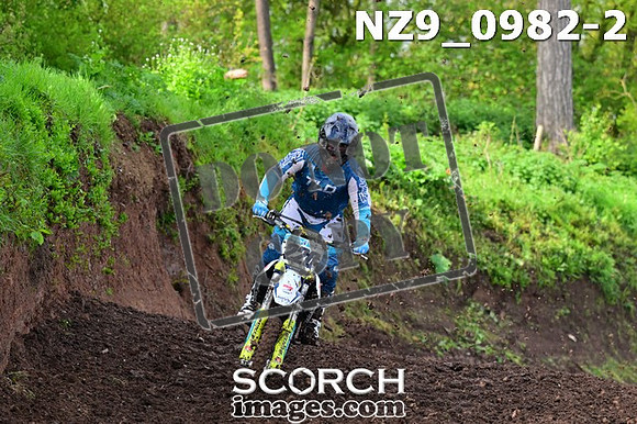 NZ9_0982-2
