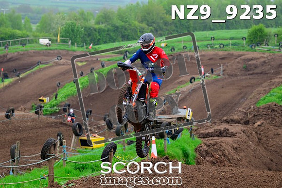 NZ9_9235