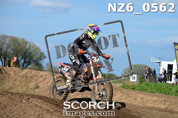 NZ6_0562